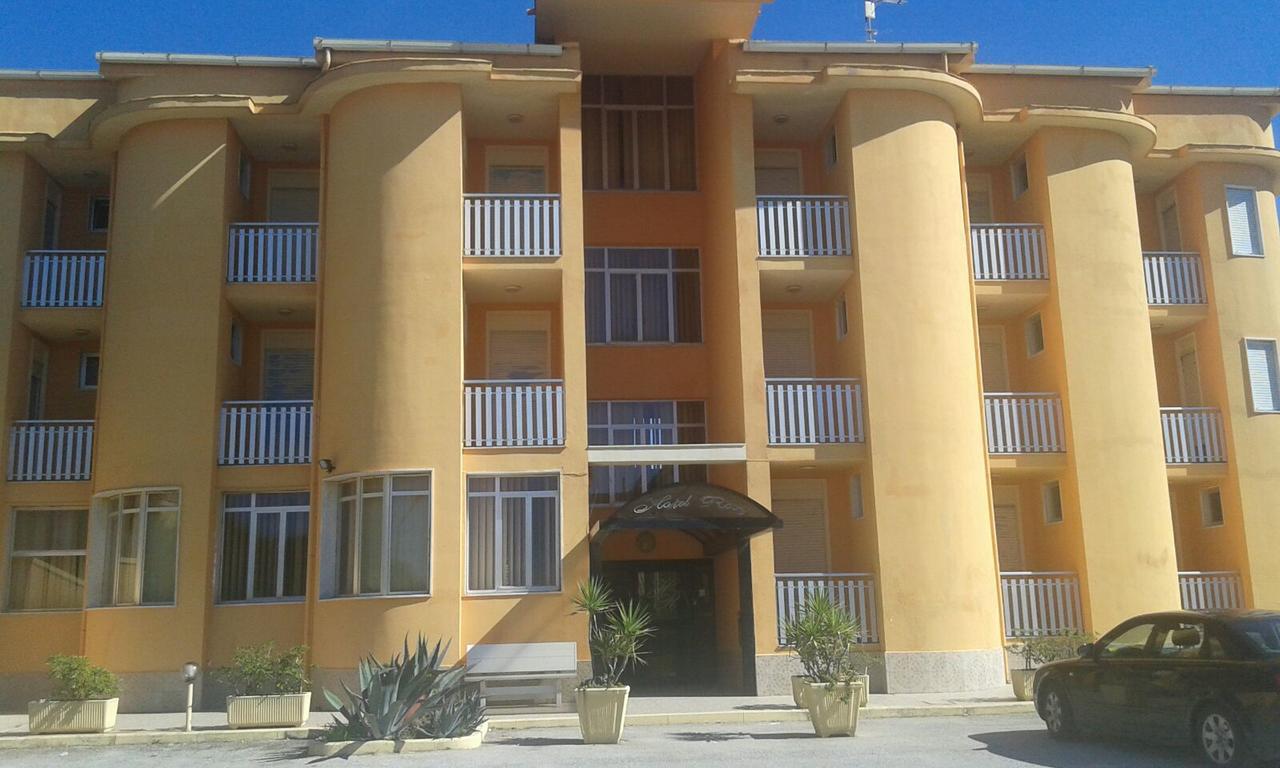 Hotel Rosy Battipaglia Kültér fotó